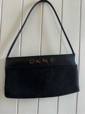 Y2K DKNY Black Shoulder Bag - Sleek Logo Design